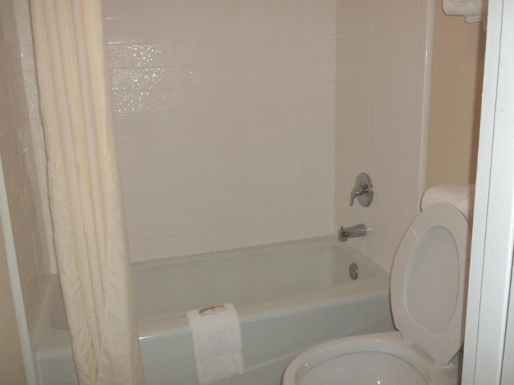 Days Inn by Wyndham Fort Lauderdale Airport Cruise Port